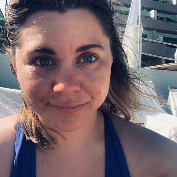 Meet your Posher, Sarah - Picture 3 of 3